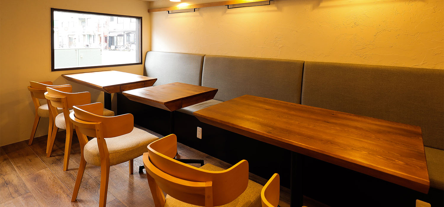 テーブル席